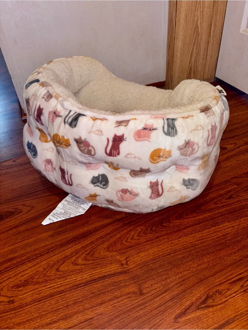 Cozy Plush Pet Bed with Cat Print - Cream Interior